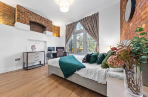 Majestic 2-Bedroom Flat in Knightsbridge-Hyde Park KB70